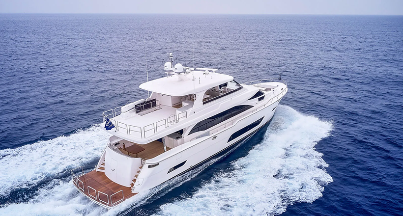 Du thuyền Horizon E81 đầu tiên dài 26m đã đến tay chủ nhân tại Mỹ