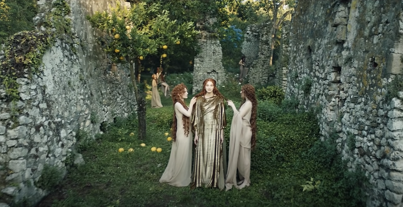 Dior Haute Couture Fall 2020: Những chiếc váy bước ra từ cổ tích