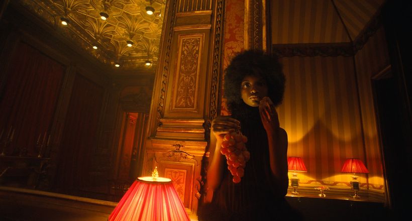 Saint Laurent ra mắt BST mùa hè qua thước phim đầy ma mị và bí ẩn