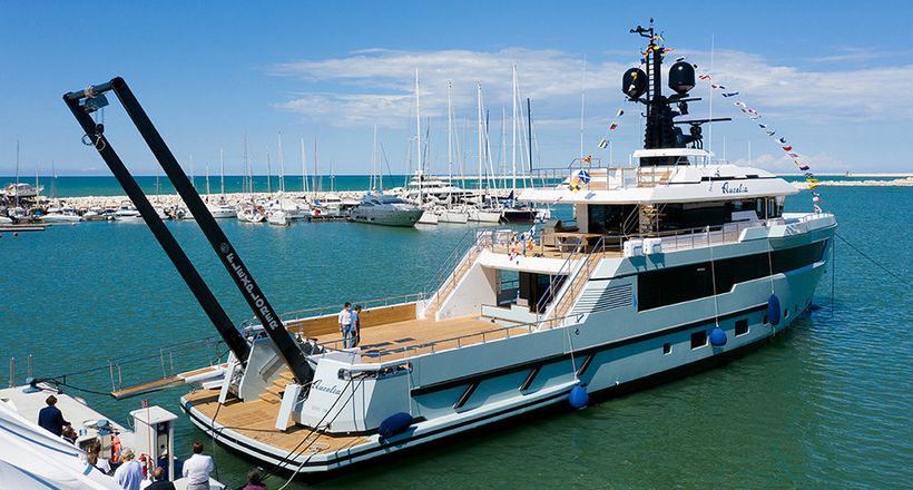 Cantiere delle Marche hạ thuỷ siêu du thuyền dòng Flexplorer đầu tiên