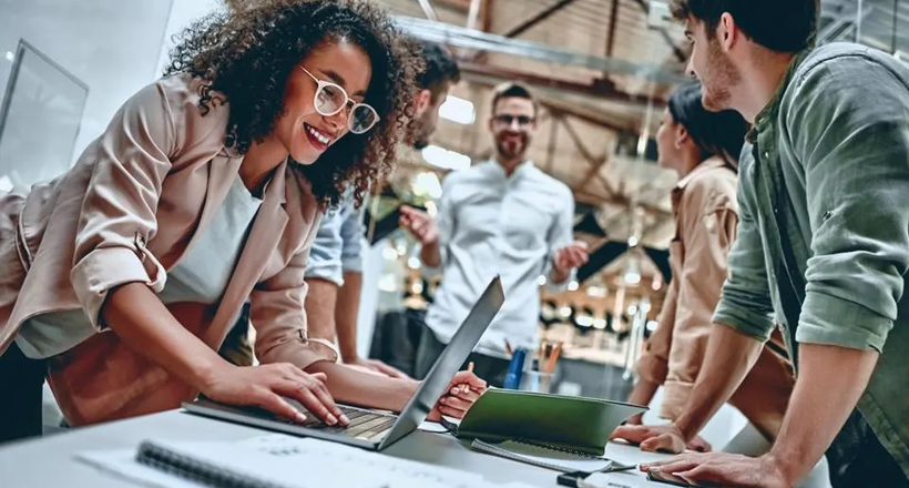 Môi trường làm việc sẽ thay đổi ra sao trong một tương lai "AI hóa"?