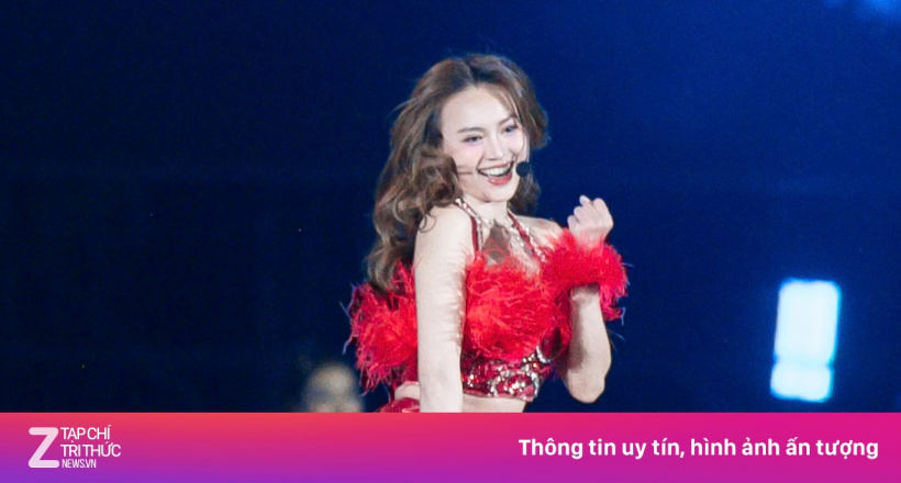 Lan Ngọc, Huyền Baby gợi cảm giữa thời tiết lạnh ở Hưng Yên