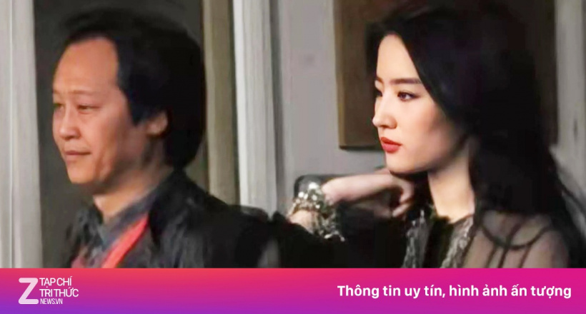 Lưu Diệc Phi đi ăn cùng bố nuôi tỷ phú