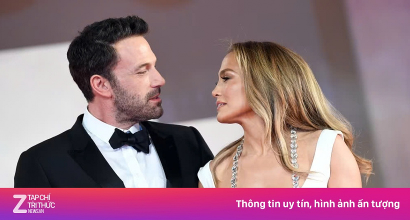 Jennifer Lopez sau vấp ngã