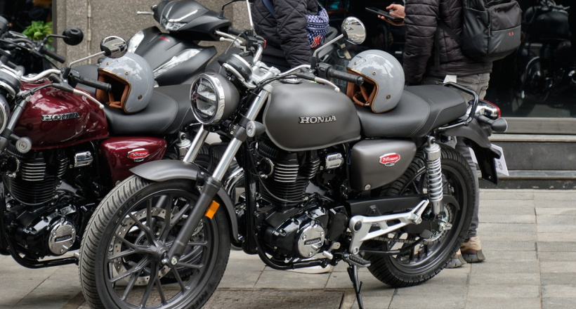 Người chơi mô-tô tại Việt Nam có thêm lựa chọn xe cổ điển giá "mềm"