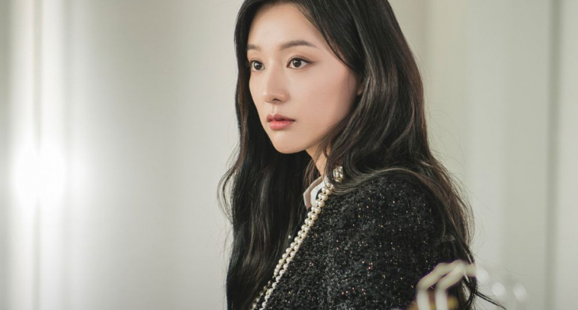 Kim Ji Won gây sốc với tủ đồ tiền tỷ trong phim Queen of Tears