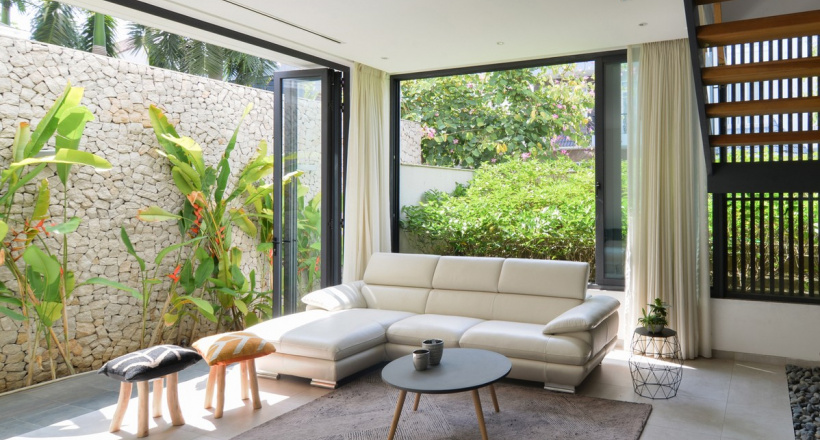 'Trong mở ngoài đóng' nhà Sài Gòn đẹp 'hút hồn' trên báo Mỹ