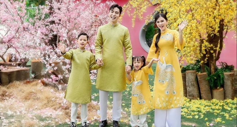 Sao Việt rộn ràng đón Xuân: Mỹ Tâm cùng gia đình gói bánh, Hòa Minzy gặp 'kiếp nạn' dọn dẹp