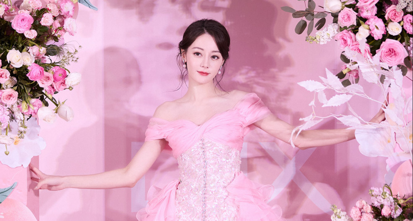 Địch Lệ Nhiệt Ba liên tục diện haute couture trong năm 2024