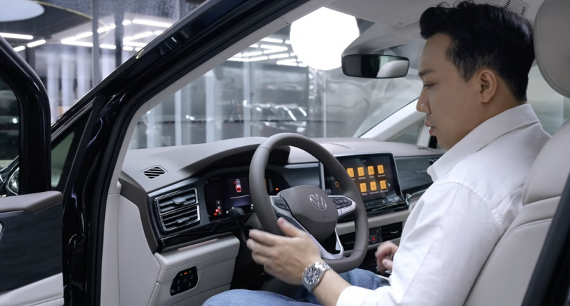 ‘Bóc giá’ xế hộp tiền tỷ Trấn Thành vừa tậu: Trang bị cực ‘khủng’, có đặc điểm xịn như Rolls-Royce