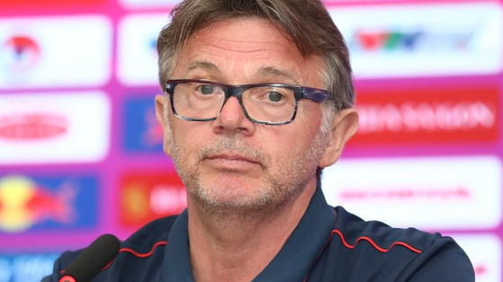 VFF chốt số tiền đền bù hợp đồng cho HLV Troussier: Không phải 40 tỷ đồng!