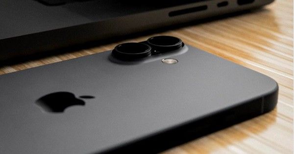 iPhone 16 màu đen đẹp mãn nhãn