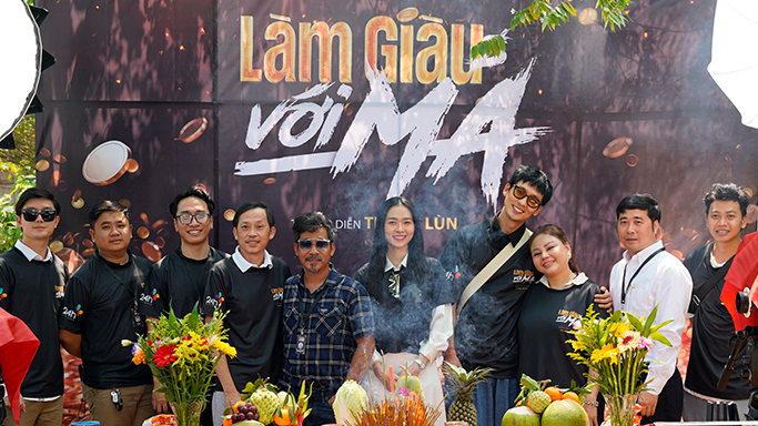 Tuấn Trần thủ vai nam chính trong phim "Làm Giàu Với Ma"