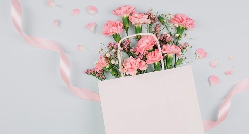 Gợi ý chọn quà 8/3 thời trang cho 12 con Giáp