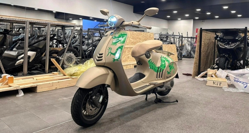 Vespa 946 Dragon đầu tiên về Việt Nam "hét giá" ngang Mercedes-Benz GLC