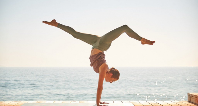 7 bài tập yoga đơn giản giúp kích thích đường ruột và tránh bị táo bón