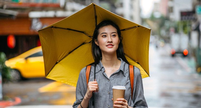 Bí quyết du lịch nhẹ nhàng: 10 thứ bạn nên mua thay vì mang theo