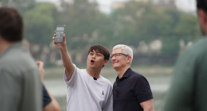 Tim Cook "khuấy đảo" Hà Nội: Thưởng thức cà phê, dạo Hồ Gươm và gặp gỡ những nhà sáng tạo trẻ