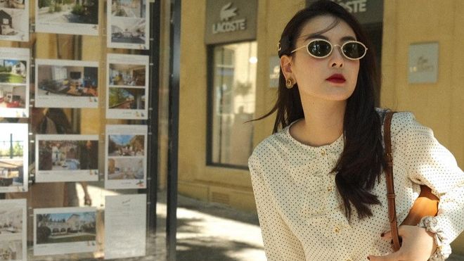 Cựu hot girl Hà Lade có phong cách diện chân váy tuyệt xinh, chị em nên tham khảo để mặc đẹp mọi lúc mọi nơi