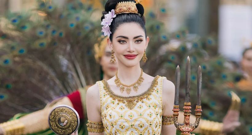 7 nữ thần Songkran 2024 “bất phân thắng bại”: 2 bạn thân Lisa so kè nhan sắc, trùm cuối gây xao xuyến cực mạnh