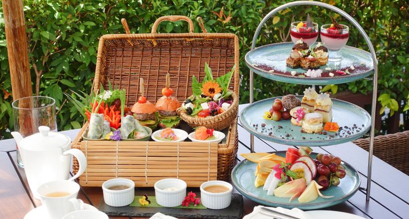 Nhập môn trà chiều Anh quốc kèm thực đơn sang chảnh của giới tinh hoa