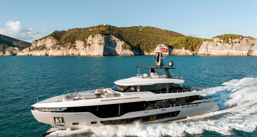 Azimut trình làng du thuyền Grande 36M