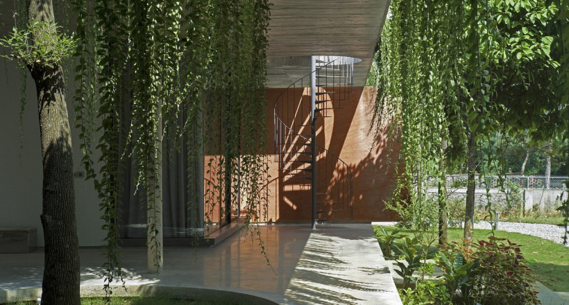 Biệt thự ẩn mình giữa rừng thông đẹp mê mẩn ở Hà Nội