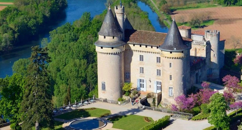 7 khách sạn lâu đài cạnh vườn nho ở Pháp