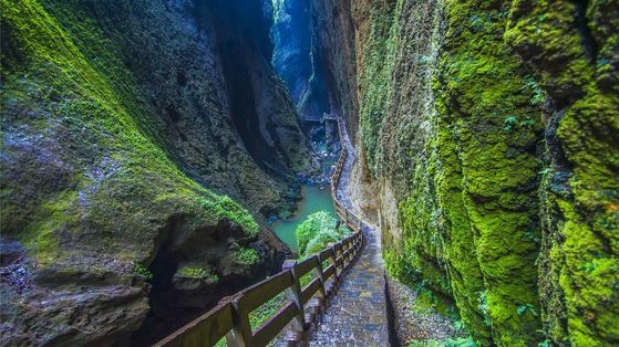 Hố thiên đường: Khám phá Xiaozhai Tiankeng, hố sụt sâu nhất thế giới!