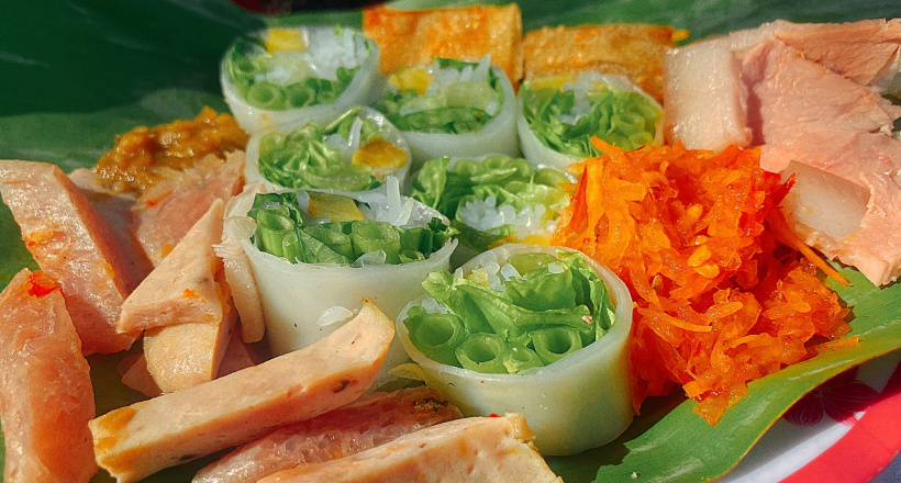 Đến Huế thưởng thức món bánh ướt cuốn tôm chua ngon nức tiếng