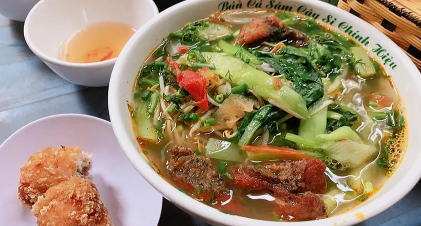 Quán bún 20 năm tuổi Hà Nội ngon thế nào khiến khách Mỹ tự nhận khách ruột