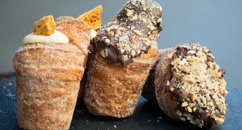 Thấy gì từ chiếc bánh hybrid đang khiến cả thế giới phát cuồng