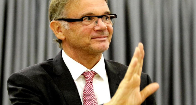 HLV Troussier về nước, khép lại hành trình buồn cùng bóng đá Việt Nam