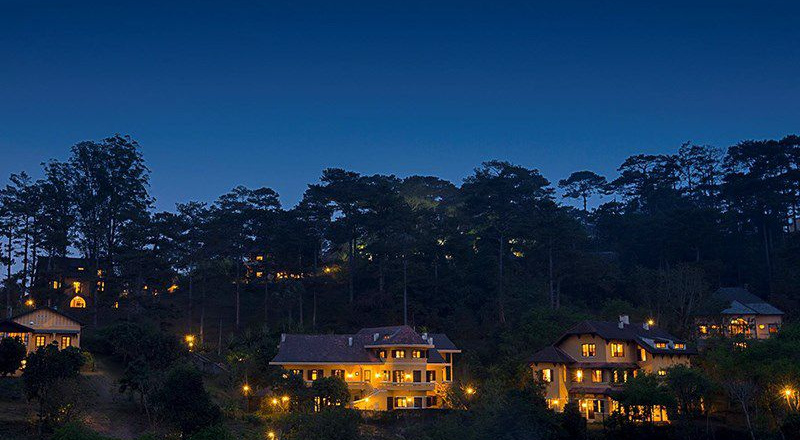 Ngôi làng Pháp cổ kính yên bình giữa rừng thông ở Đà Lạt