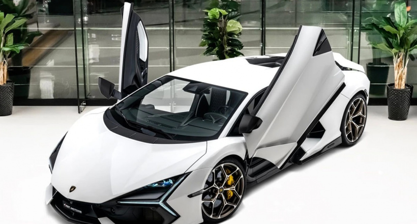 Lamborghini Revuelto được rao giá hơn 1 triệu USD