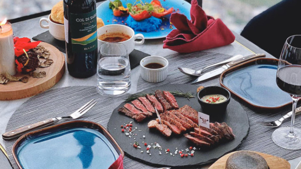 Nhà hàng sang trọng tại Sài Gòn khiến dân tình mê như điếu đổ, bạn đã trải nghiệm chưa?