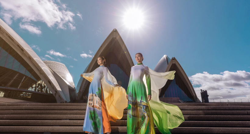 Trung Đinh khiến khán giả Úc thích thú vì áo dài nhuộm ombré