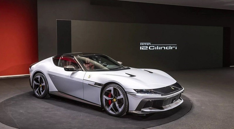 Cận cảnh siêu xe Ferrari 12Cilindri vừa ra mắt, giá từ 10,78 tỷ đồng