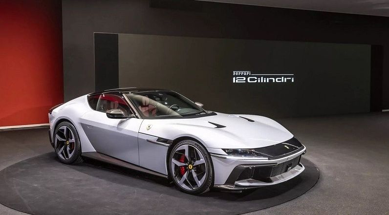 Cận cảnh siêu xe Ferrari 12Cilindri vừa ra mắt, giá từ 10,78 tỷ đồng