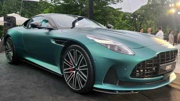 Aston Martin DB12 giá từ 19,5 tỷ đồng có gì đặc biệt?