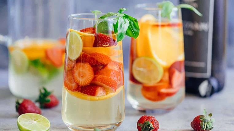 Cocktail hoa quả - Món đồ uống cho tín đồ yêu da, thích giữ dáng