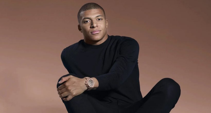 Đồng hồ kim cương trên cổ tay Mbappe