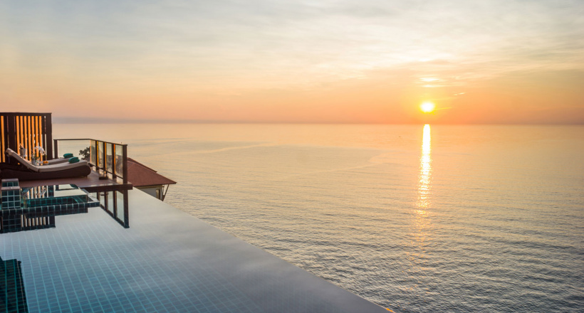 Đến “Khách sạn sang trọng tốt nhất thế giới” ngắm nhìn thiên nhiên kỳ vĩ tại Vịnh Lăng Cô