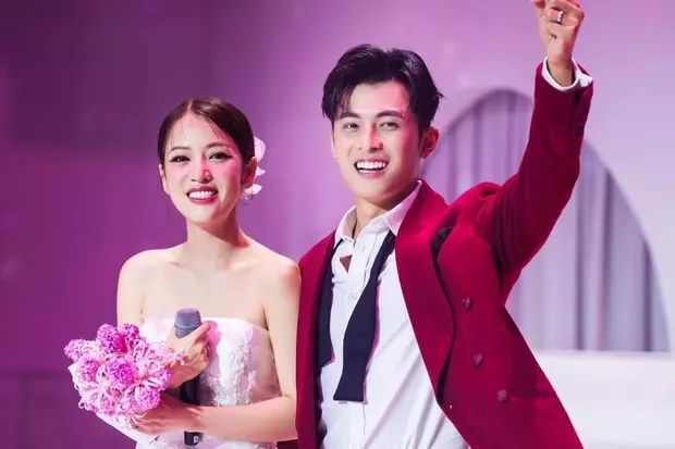 Dàn Anh trai say hi bấn loạn khi được vợ chồng Puka - Gin Tuấn Kiệt "phát cơm"