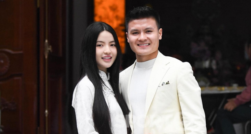 Quang Hải ghi điểm với hành động tinh tế trong lúc đưa bà xã đi sinh