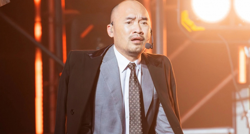 "Thánh meme" Tiến Luật gánh phần vui trong Anh trai vượt ngàn chông gai