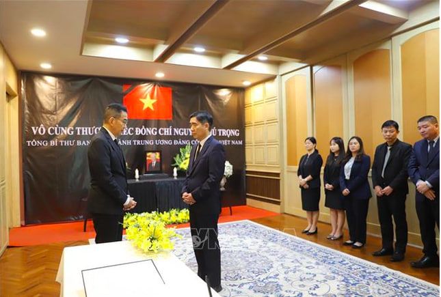 Tổ chức lễ viếng Tổng Bí thư Nguyễn Phú Trọng tại nhiều nước trên thế giới