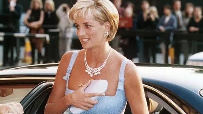 Bí mật đằng sau 8 chiếc túi xách yêu thích của Công nương Diana