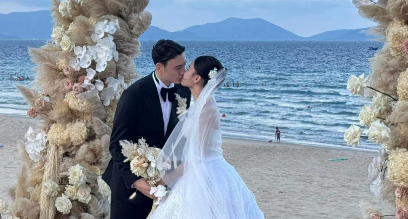 Thủ môn Đặng Văn Lâm và bà xã nói lời thề nguyện trong hôn lễ