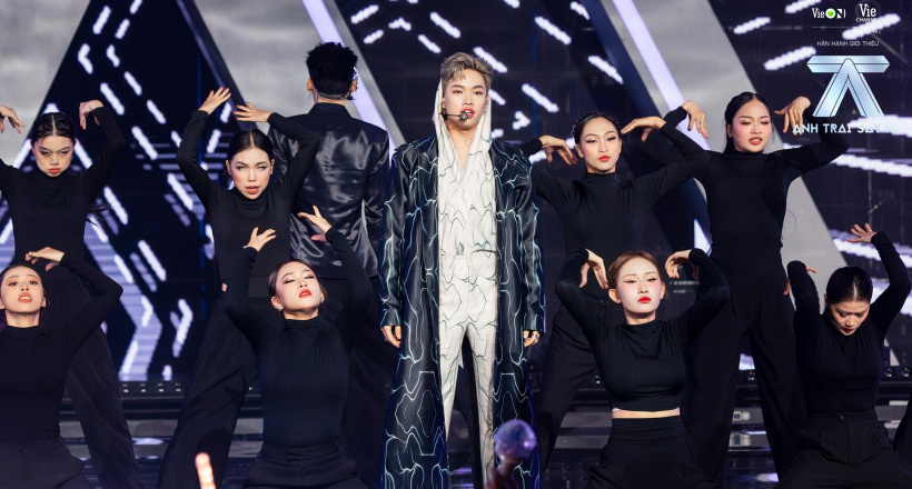 Pháp Kiều mang Waacking lên sân khấu Anh Trai "Say Hi"